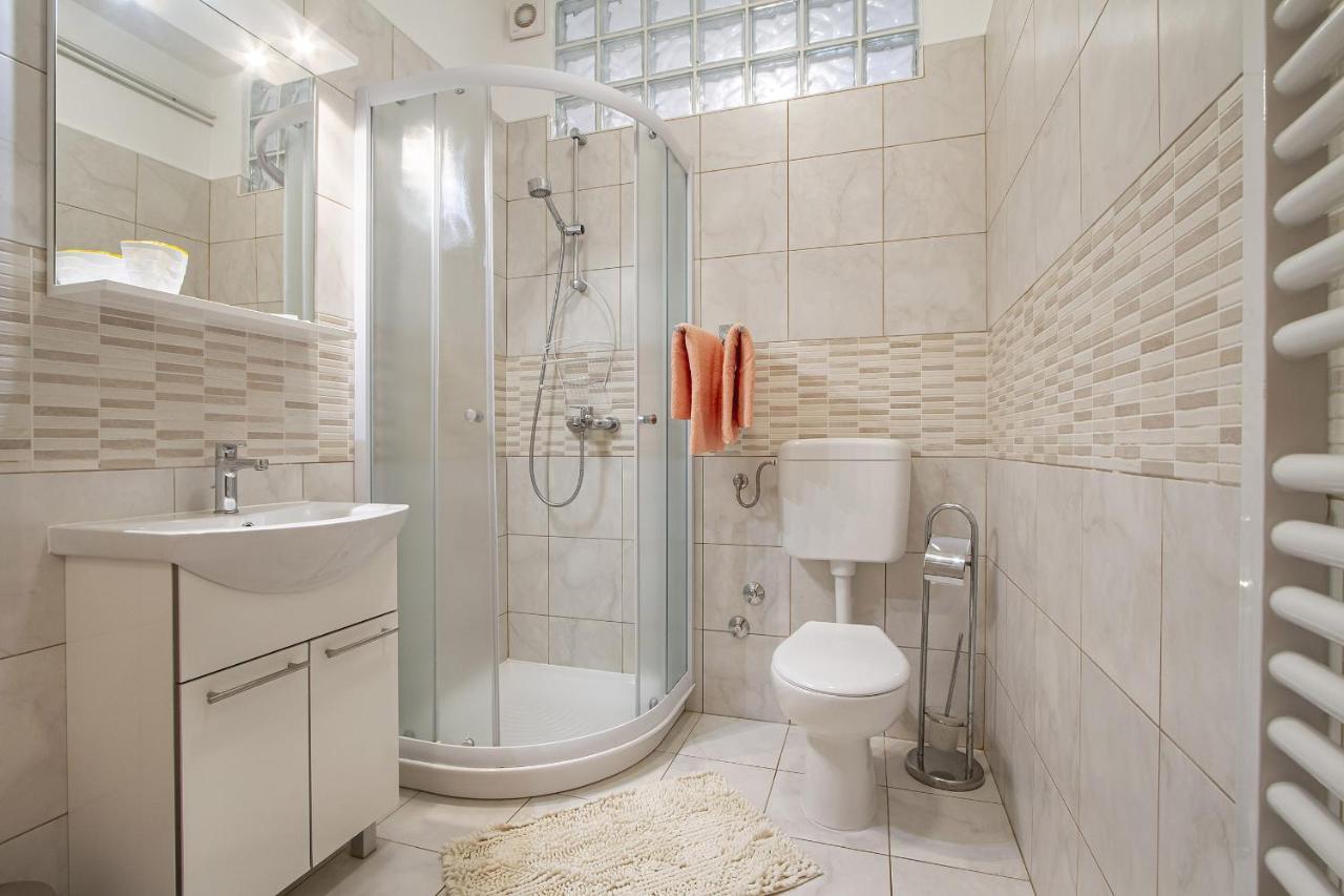 Apartmani Justic 니바이스 외부 사진