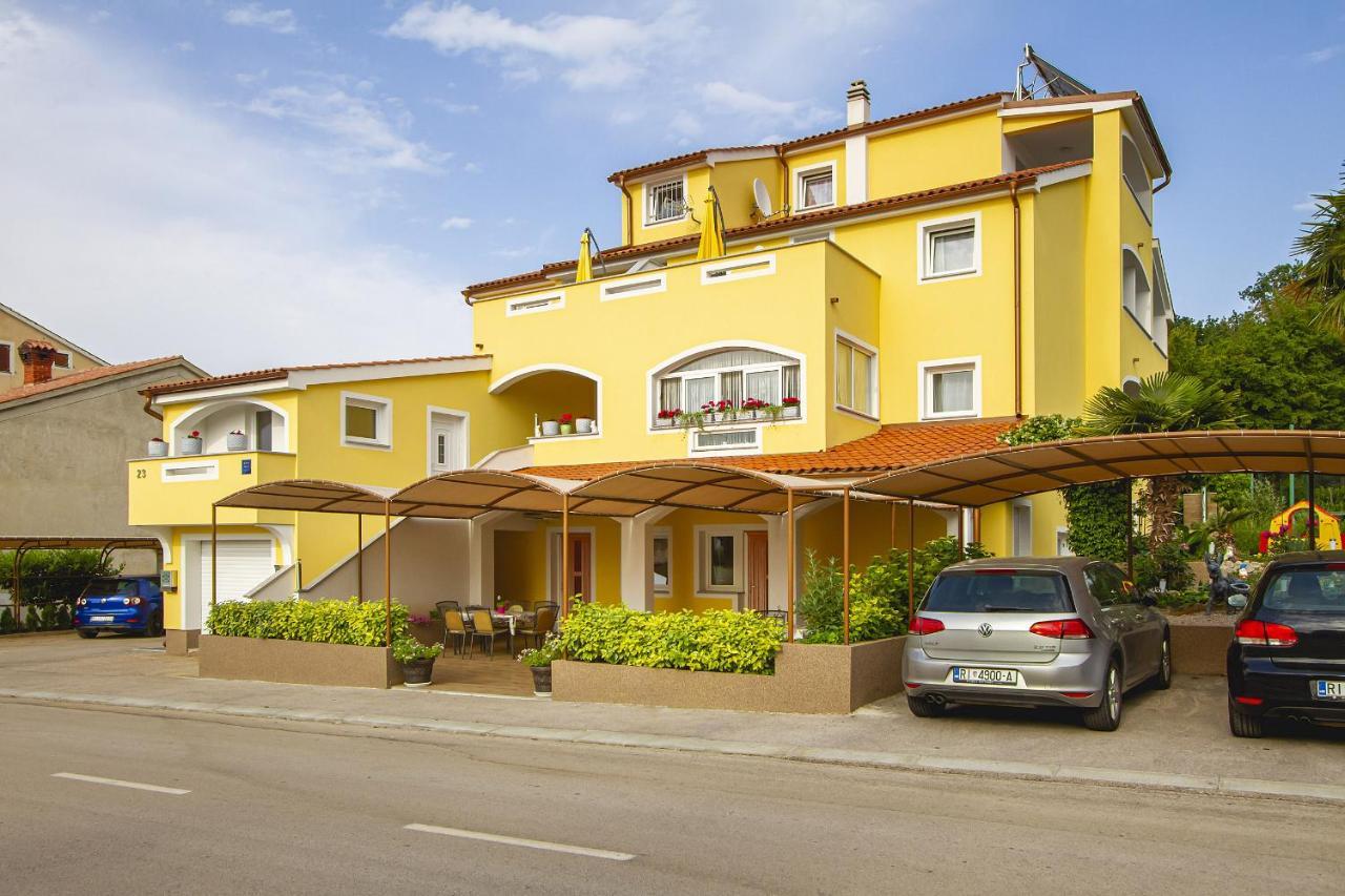 Apartmani Justic 니바이스 외부 사진