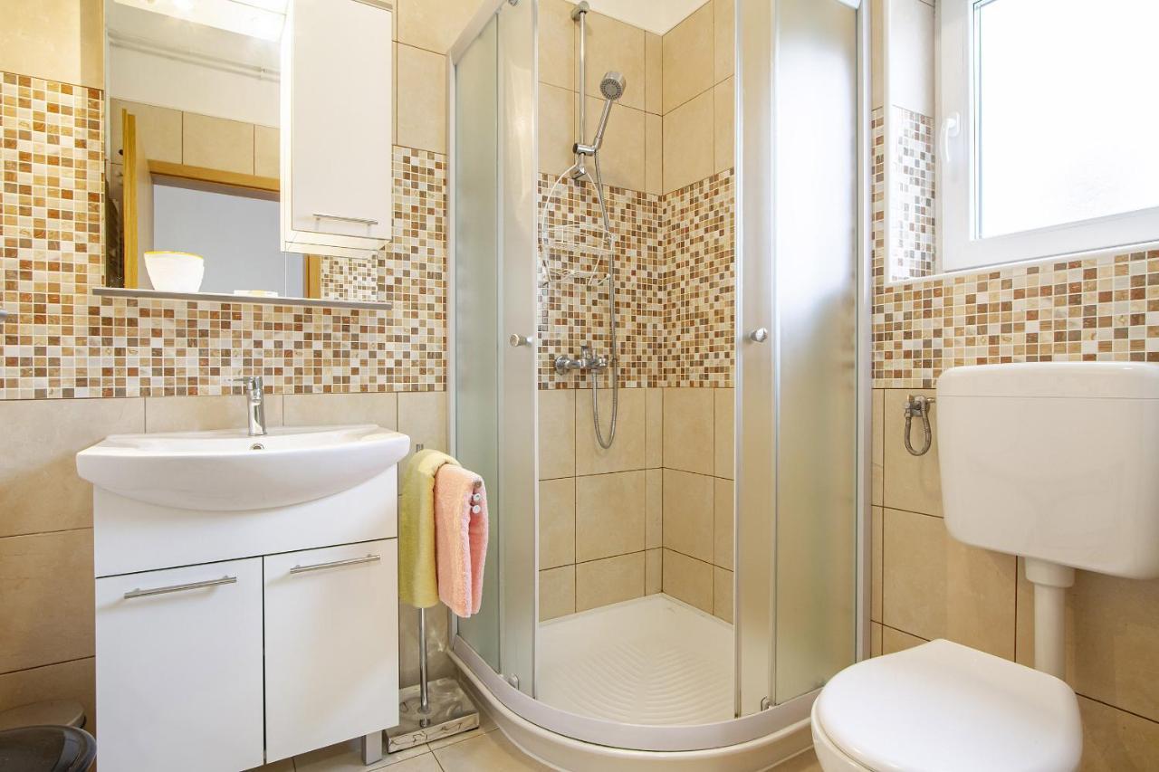 Apartmani Justic 니바이스 외부 사진