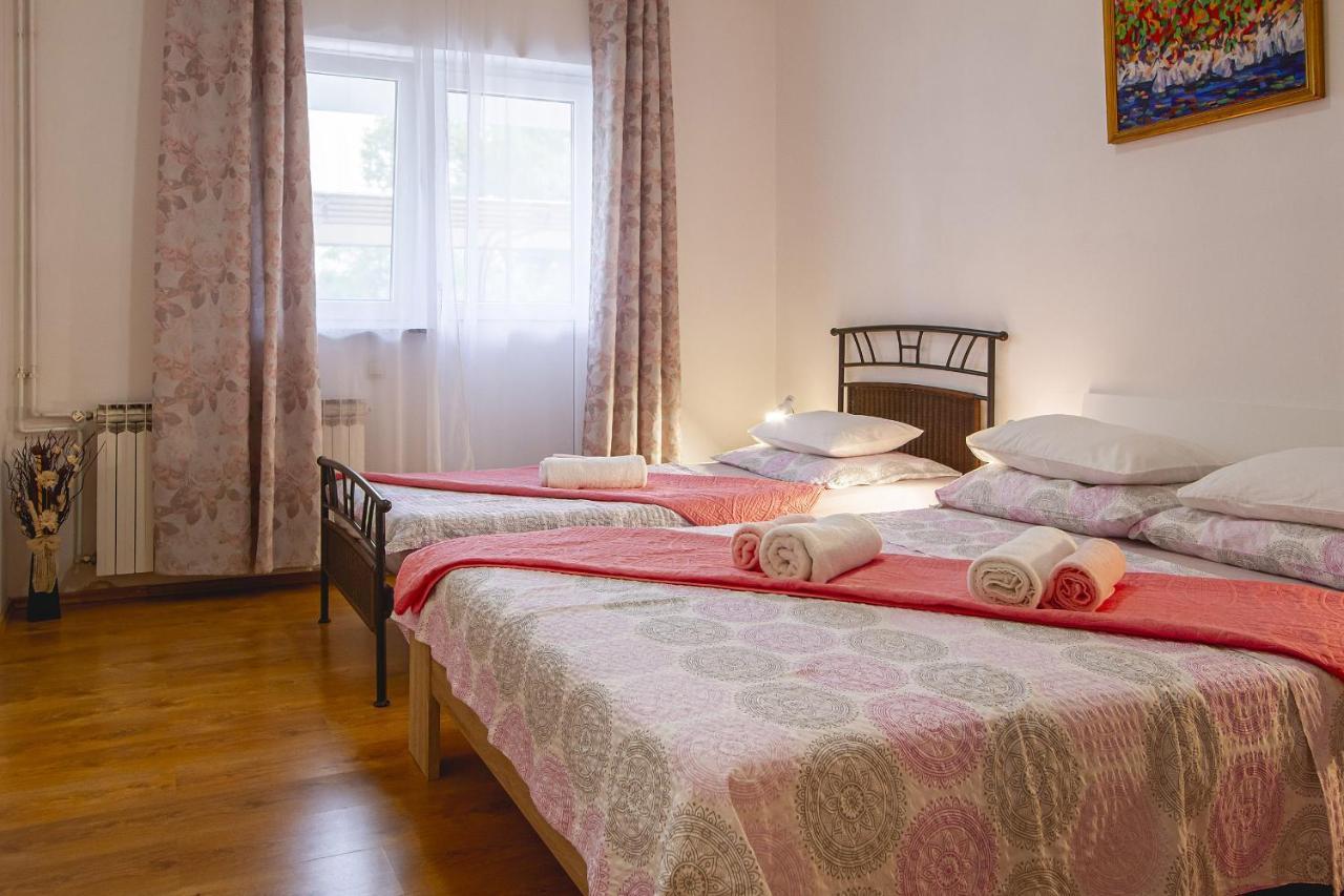 Apartmani Justic 니바이스 외부 사진