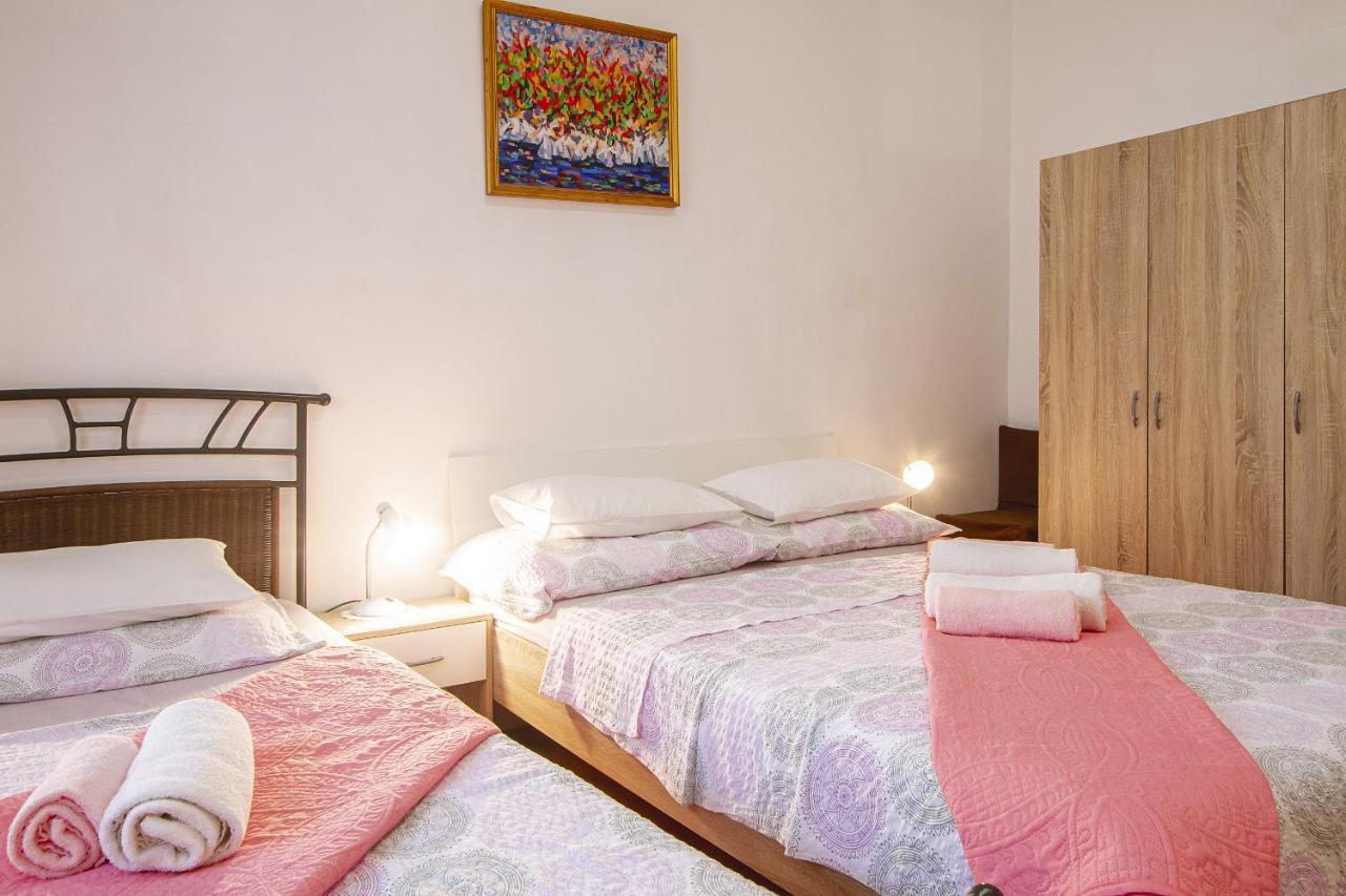 Apartmani Justic 니바이스 외부 사진