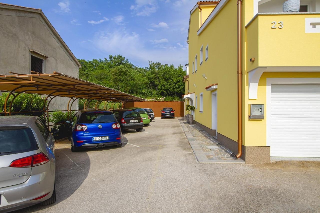 Apartmani Justic 니바이스 외부 사진