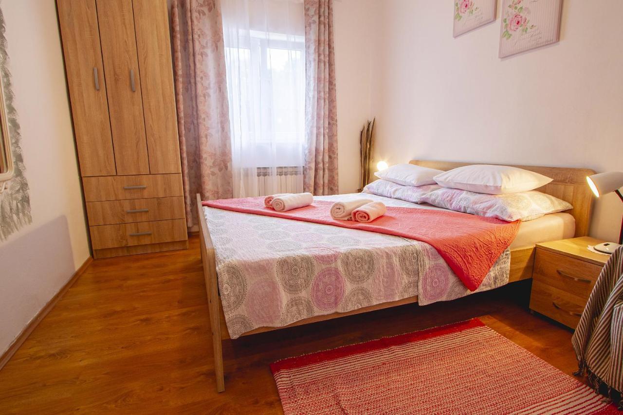 Apartmani Justic 니바이스 외부 사진